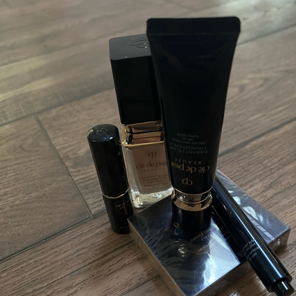 Cle de Peau Black and Gold Foundation for a Flawless Finish